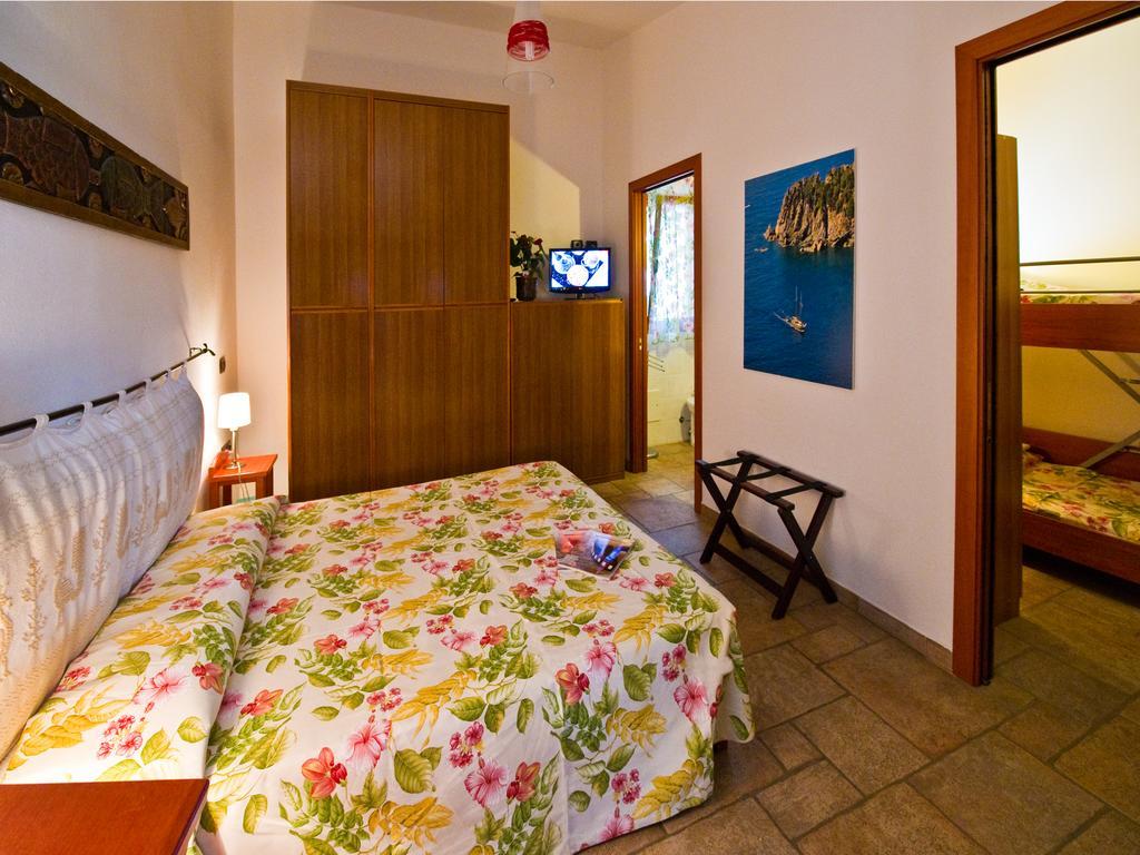 Villaggio Camping Spiaggia Del Riso Villasimius Δωμάτιο φωτογραφία