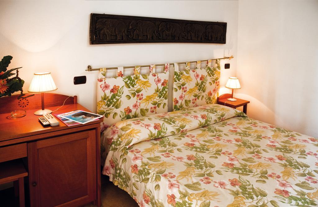 Villaggio Camping Spiaggia Del Riso Villasimius Εξωτερικό φωτογραφία